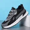 Oferta especial primavera y verano 2023 nuevos zapatos de hombre zapatillas casuales malla para correr zapatos Forrest Gump zapatos de papá juvenil transpirables