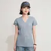 Top Miyake com Textura, Manga Curta, Decote Cruzado em V com Design Único, Cor Sólida, Caimento Justo, Pregueado 3D, Valoriza a Silhueta, Camiseta Solta
