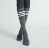 Calcetines de yoga profesionales para mujer, de caña media, antideslizantes, para interior, con punta redonda, rayas largas y tres barras, venta al por mayor, transfronterizo