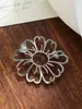 Broche Rosa Vazado, Pino de Liga de Design Nicho Feminino de Alta Qualidade, Corsage de Camélia Simples, Acessórios para Roupa