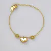 S02 Pulseira Elegante de Concha Coração para Mulheres, Versão Coreana de Verão, Simples e Elegante, Joias de Aço Titânio com Novo Design Atacado