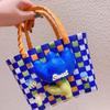 ¡Gran Colección de Muñecas Hd8350! Cesta de Verduras Tejida con Bloques de Color de Oso y Conejo Lindos Tulipán Bolso Cuadrado Pequeño de Moda