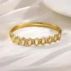 Pulsera de Acero Inoxidable con Broche para Mujer, Nuevo Modelo Transfronterizo, Moda con Diamantes, Acero de Titanio Chapado en Oro de 18K, Joyería Lujosa Ligera, Abierta