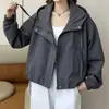 Chamarra Corta con Capucha para Mujer 2026 Otoño Estilo Coreano Petite Holgada Moda Resistente al Viento Casual con Capucha