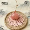 Colgante Natural de Jade Dorado Seda Melocotón para Hombres y Mujeres, Estilo Pareja, con Diseño de Gato, Hebilla de Paz y Adorno de Nube, Mayoreo