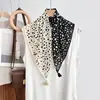 Pañuelo Cuadrado Vintage con Borlas Estampado Paisley Pañuelo para el Cuello con Colgante Estampado de Lunares y Anacardos Pañuelo de Seda con Flecos para Mujer Imitación de Algodón y Lino