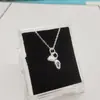 Collar Doble Shihuan para Mujer Cadena Sencilla Pequeña Fresca Linda Dulce para Clavícula Colgante de Loto Colgante Sólido de Loto