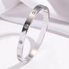Pulsera de moda transfronteriza pulsera de joyería para mujer pulsera acero inoxidable con taladro hueco hebilla de acero titanio joyería simple coreana