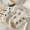 Calcetines de dibujos animados para mujer al por mayor, primavera y verano, transpirables, finos, lindos, versión coreana, versátiles, calcetines deportivos tipo barco, de boca baja y poco profunda