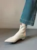 2026 Botines Delgados Simples Versátiles de Tacón Bajo Punta Fina para el Uso Diario Parte Superior Suave Suela Suave Silueta Delgada Botines Elásticos