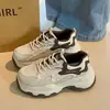 Tênis Chunky Dad Shoes Feminino Outono 2026 Novo Malha Respirável Para Pessoas Baixas Versátil Aumenta Altura Sola Grossa Casual Esportivo