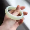 Pulseira de Jade Afegão Verde Natural e Jade Branco Cor de Água Clara Larga Média Pulseira Feminina de Jade Afegão Suprimento Vivo