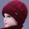 Otoño e invierno personas mayores señora mayor sombrero cálido de lana sombrero de invierno para ancianos mujeres exterior a prueba de frío sombrero de punto con protección para los oídos de terciopelo