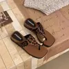 Chanclas de Leopardo Dulces y Frescas con Punta Abierta y Suela Gruesa para Mujer 2026 Verano Nuevas Sandalias de Playa de Estilo Coreano Versátiles con Punta Cuadrada