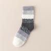 Calcetines Antibacterianos 7A para Hombre y Mujer Invierno Coral Fleece Calcetines Degradados Engrosados Cálidos Calcetines para Dormir Resistentes al Frío del Noreste Calcetines de Caña Media