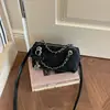 Bolsa Transversal de Cor Sólida Nova para o Verão de 2026, Fashion e Estilosa, Bolsa de Mão Acolchoada Tendência para Trabalho e Deslocamento, Bolsa de Ombro