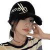 Gorra de Nuevo Estilo para Mujeres con Gran Circunferencia de Cabeza, Gorra de Béisbol Bordada con Ala Ancha, Protección Solar, Adelgazante de Rostro, Marca de Moda, Gorra de Pico de Pato con Visera Rígida para Hombres
