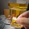 Cubo de Hierro Miniatura y Copa de Vino Pequeña, Taza de Cerveza Creativa Diseñada Específicamente para Beber Mil Tazas Sin Caer