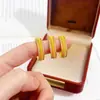 Joyería Color Arena Dorada con Acabado Cepillado y Delicados Anillos de Diamantes de Doble Fila, Oro de Imitación, Lujo Ligero, Gama Alta, Versátil para Otoño e Invierno, Anillo para Dedo Índice