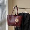 Bolso de Trabajo para Viajar Bolso de Hombro Simple de Cuero Encerado al Aceite de Moda para Mujer Primavera 2025 Nuevo Bolso Tote de Gran Capacidad