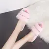 Estilo Idéntico de Rihanna 2025 Nuevas Pantuflas Planas Peludas de Otoño e Invierno Moda Cadena de Pedrería Pantuflas de Felpa para Mujer