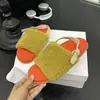 Sandálias rasteirinhas estilosas e da moda com uma única tira, femininas, nova moda de verão coreana 2026, sapatos casuais versáteis, sapatos fofos
