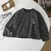 Cárdigan de punto estilo coreano con estampado de lunares y leopardo para niñas, adecuado para niños pequeños y medianos, una prenda exterior versátil para otoño, una chaqueta de estilo retro para bebés niñas.