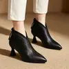 Promoção Quente 2026 Outono/Inverno Novidades Botas de Cano Curto Femininas Bico Fino Salto Agulha Alto Antiderrapante Mais Veludo Couro Macio Botas Casuais Femininas