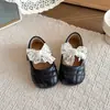 Zapatos Pequeños de Cuero para Niñas 2026 Nuevo Estilo Primavera y Otoño Zapatos de Baile Ballet con Cordones y Moño Zapatos Planos de Princesa Zapatos de Actuación