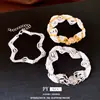 Pulseira multicamadas de contas de vidro, luxo leve, pulseira de pulso de alta moda, design estiloso e único, acessório feminino versátil