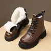 Botas Martin de sola grossa para mulheres, estilo britânico, nova coleção outono/inverno 2026, botas de neve forradas com fleece e espessadas, botins de sola macia, botas curtas que emagrecem