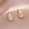 Aretes para Mujer, Aretes de Flor Corazón con Circonita Micro-pavimentada de Cobre, Nueva Moda de Nicho, Diseño Simple, Joyería de Temperamento y Versátil