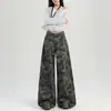 Jeans largo estilo americano de rua camuflado para mulheres, forrado com fleece para o inverno, adequado para baixinhas, caimento solto, emagrecedor, cintura alta, calça cargo reta