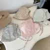 Sombrero de Pescador de Ala Ancha Estilo Francés Nuevo para Mujer, Cubre Rostro Diario de Verano, Sombrero de Sol Tipo Cubo Rayado de Gama Alta de Nicho
