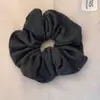 Goma para el pelo scrunchie de tejido suave Maillard para mujer 2025 Invierno Nuevo Estilo Accesorio para el pelo con sensación de lujo ligero y alta gama