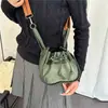 Bolsa Balde Portátil Tendência de Nicho Transfronteiriça Feminina Outono 2026 Nova Bolsa de Ombro Patchwork Luxo Leve Bolsa Transversal para o Dia a Dia