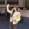 Cardigan Tricot Amarelo Feminino 2026 Novo Início da Primavera Tricô Trançado Deslumbrante Super Bonito Jaqueta Pequena Estilo Coreano Blusa de Tricô