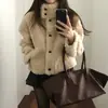 Tamanhos atualizados disponíveis: Chique coreano outono e inverno estilo coreano gola alta estilo universitário jaqueta curta de pele de cordeiro sintética quente