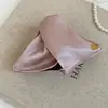 Grampo de Cabelo Triangular de Cetim Acrílico Novo Presilha de Tubarão Coreana Retrô para Mulheres com Grande Volume de Cabelo na Parte de Trás da Cabeça