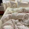 Juego de ropa de cama de cuatro piezas de terciopelo de leche para otoño e invierno, funda de edredón de terciopelo coral gruesa de doble cara de una pieza, juego de tres piezas de sábana de franela
