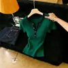 Camiseta de manga curta em seda gelada com design vazado único para mulheres, novo modelo primavera-verão 2026, cor sólida, top de malha elegante e que rejuvenesce