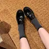 Mocassins Slip-On de Couro Espesso Estilo Britânico Retrô para Mulheres, Novo Modelo 2025, Design de Moeda Dourada Pequena, Sapatos Preguiçosos de Couro com Salto Grosso