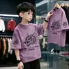Roupa de Verão Infantil Tendência Street Style 2026 Meninos Algodão Estampado Manga Curta Top Meia Manga