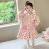 Pijamas gruesos para niñas para otoño e invierno 2026, nueva ropa de estar cálida elegante para niños, pijamas lindos para bebés niñas, modernos