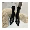Saltos Agulha Femininos 2026 Outono/Inverno Novos Botas Slimming Estilo Coreano Design Moderno Salto Fino Botas de Cano Curto Preto Elegante Botas Individuais