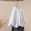 Colección Otoño 2026: Camisa de mujer estilo japonés de tela Oxford a rayas con bolsillos, cuello de punta, manga larga, estilo cárdigan