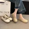 Sapatos versáteis e delicados estilo fada, estilo francês para combinar com saias, novos sapatos de couro pequenos para o verão-outono de 2026, sapatos Mary Jane com sola macia para a brisa noturna