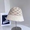 Sombrero de Pescador a Cuadros de Color Contrastante de Moda para Mujer en Otoño e Invierno, Versátil Sombrero de Punto de Lana Casual, Estilo Japonés Resistente al Frío y Cálido