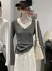 KEKEZOON Camiseta de Manga Larga Ajustada con Cuello en U y Adorno de Encaje Patchwork, Color Sólido, Hombro Normal, Prenda Base Adelgazante 9393