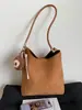 Bolso de gran capacidad para mujer, nuevo bolso de hombro de gamuza de moda 2026, bolso de axila moderno, bolso tote cruzado